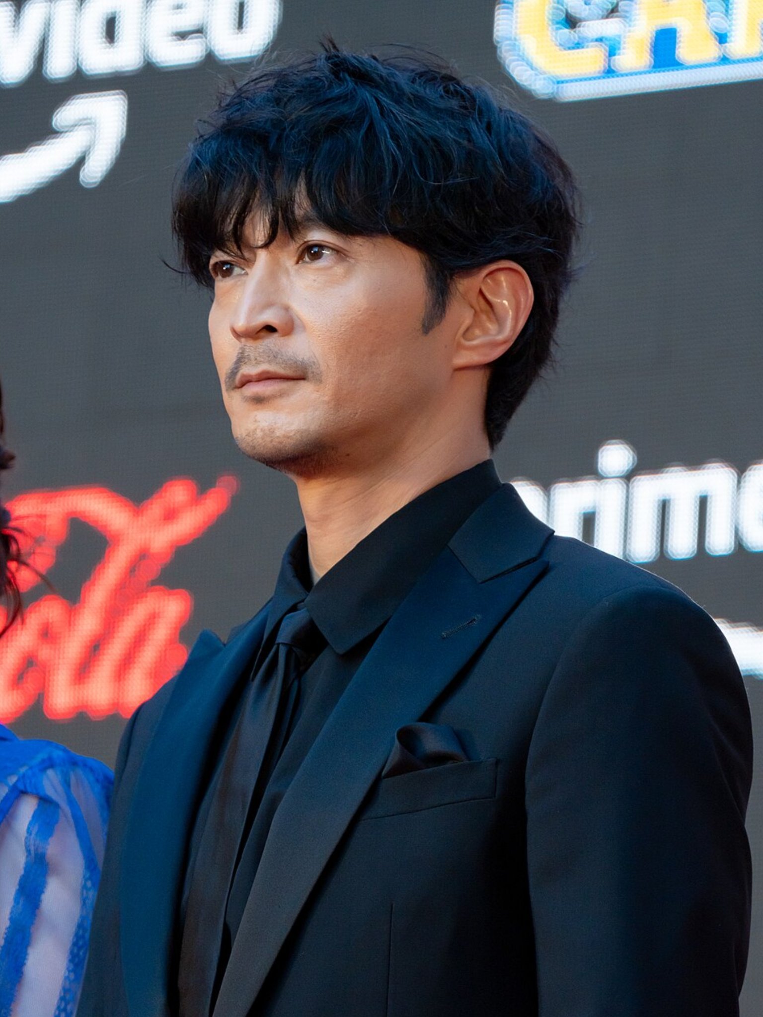 津田健次郎在记者会上聊自己如何在日常生活中用 AI，声优×AI 轻松访谈