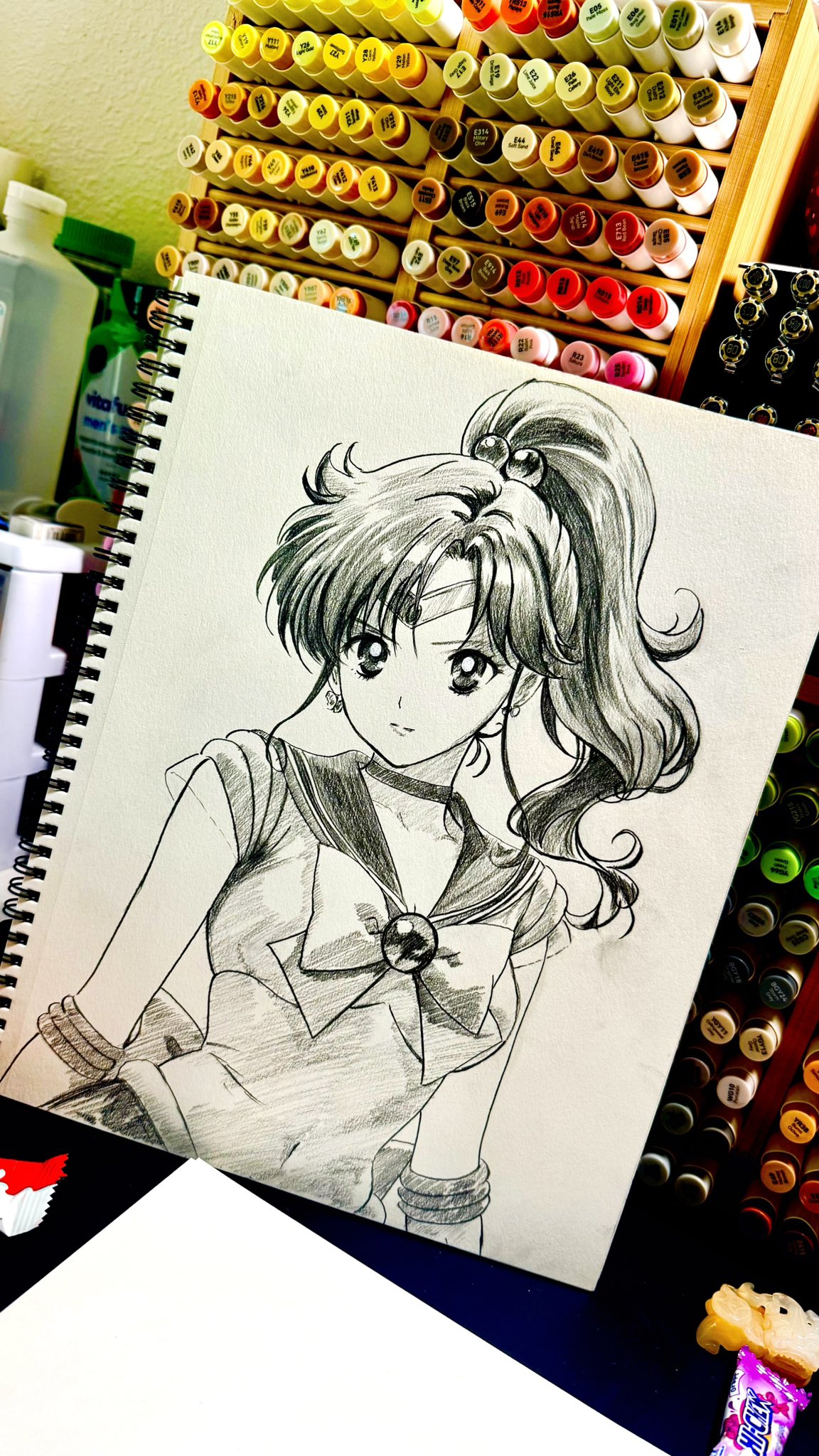 认证画师 Fate Yang 的水手战士铅笔素描，线条功底扎实